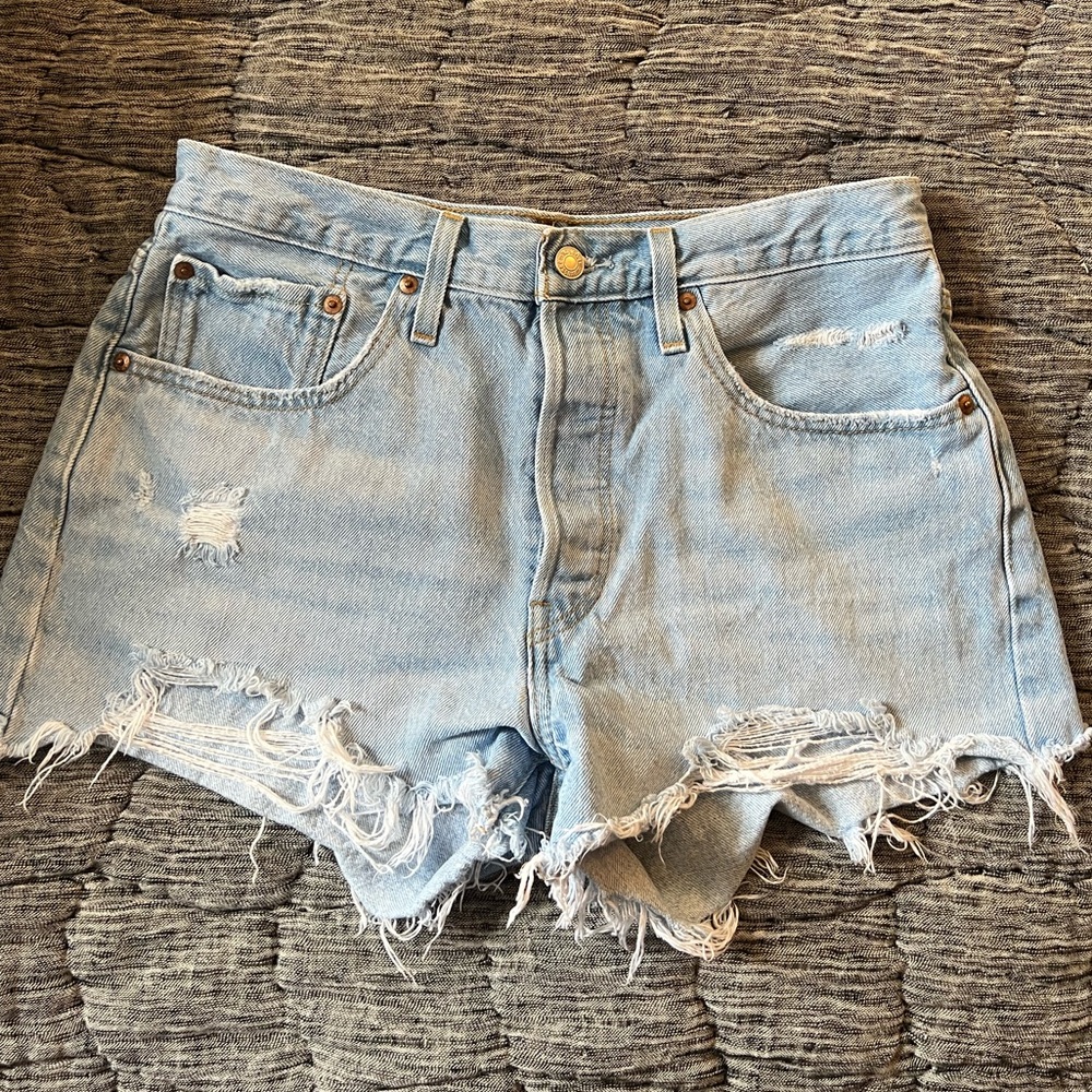 Women’s Levi’s Lightwash Denim Short